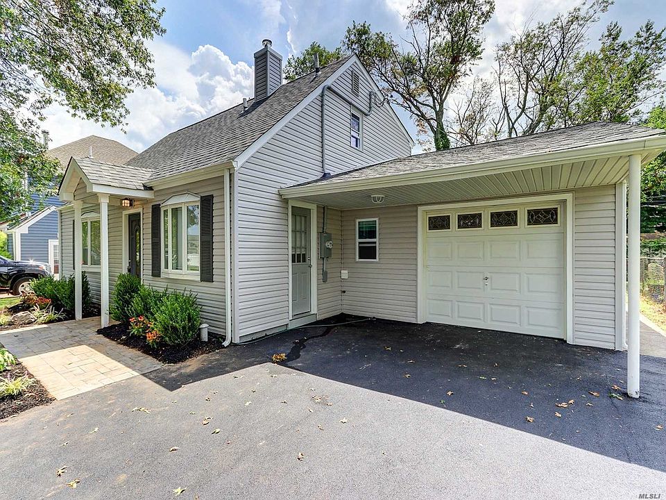 1st image of 18 Peachtree Ln