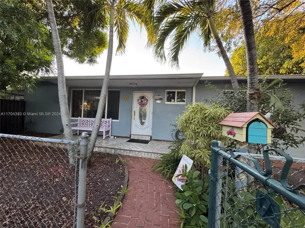 298 E 14th St, Hialeah, FL 33010