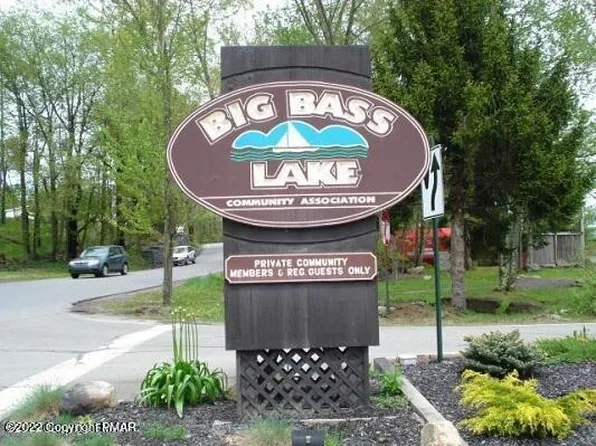 454 W Creek View Dr, Gouldsboro, PA 18424