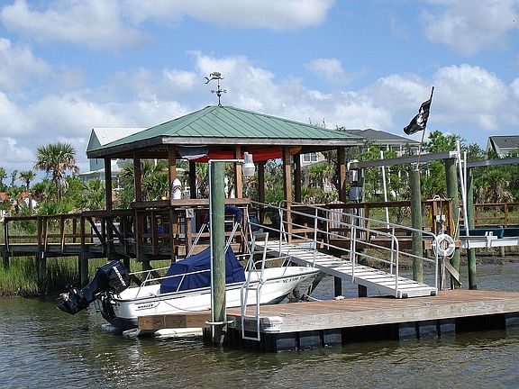 Dock:10k Lb lift, add'l boat floater for smaller boat or jet ski,sink,fridge..