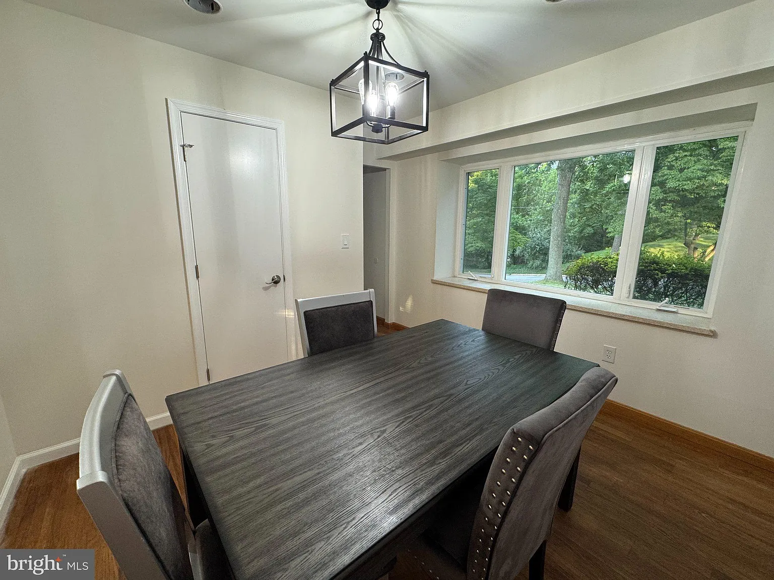 7 bed, 3.0 bath, 2718 sqft, $4,500 — Photo 4