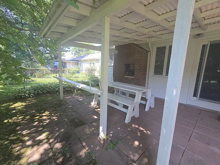 331 Campfield Ave — Photo 3