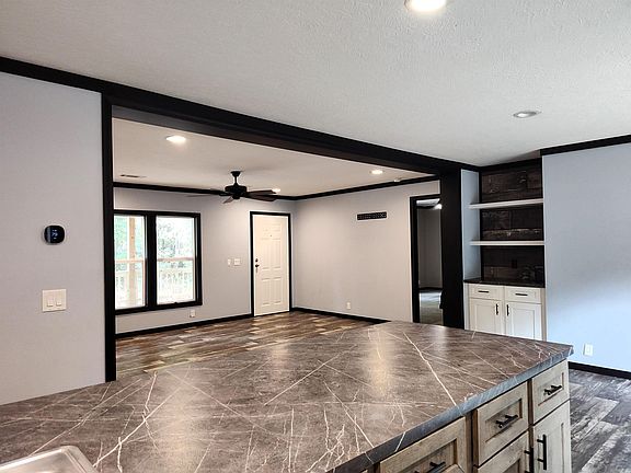 5th image of 473 Sewell Rd