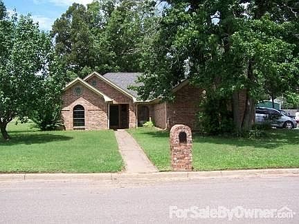 1st image of 205 Saint Thomas Dr