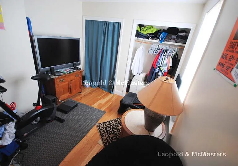 59 Waverly St #2 — Photo 6