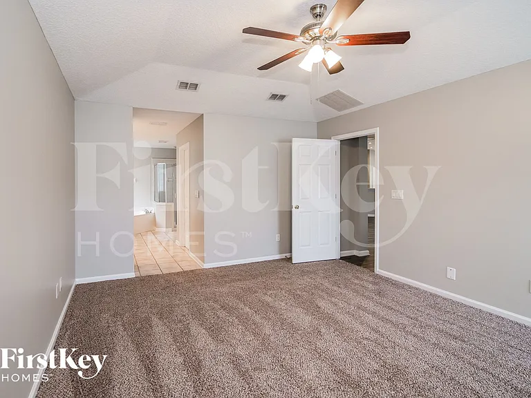 528 Millhouse Ln — Photo 8