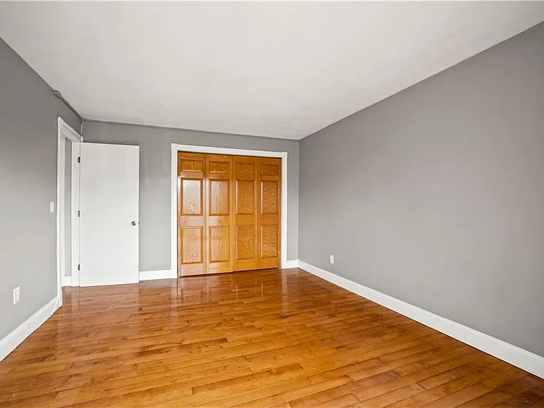 196 Old River Rd #5-F — Photo 17