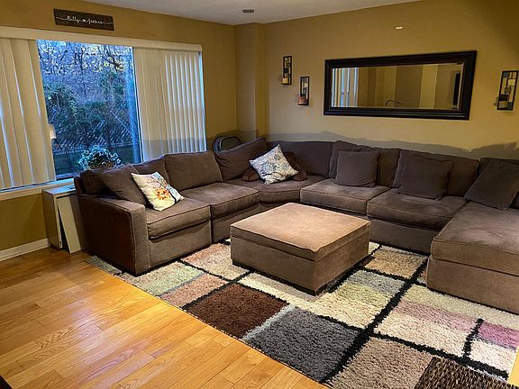 3rd image of 175 Zoe St APT 1D