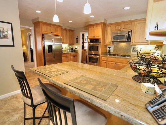 3rd image of 6299 Baywood Ct