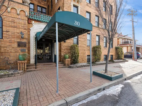 310 Riverside Boulevard #1E, Long Beach, NY 11561