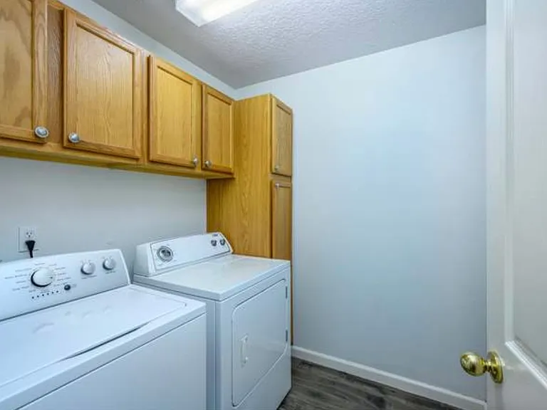 720 E Ella Ct — Photo 10