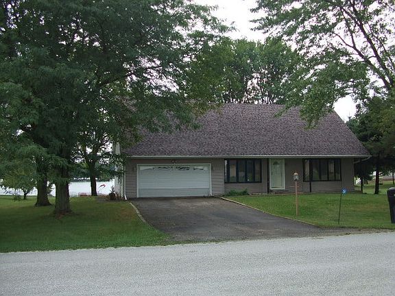 2nd image of 124 Iroquois Trl