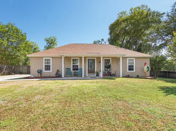 21220 Cherokee Ave, Lockhart, AL 36455