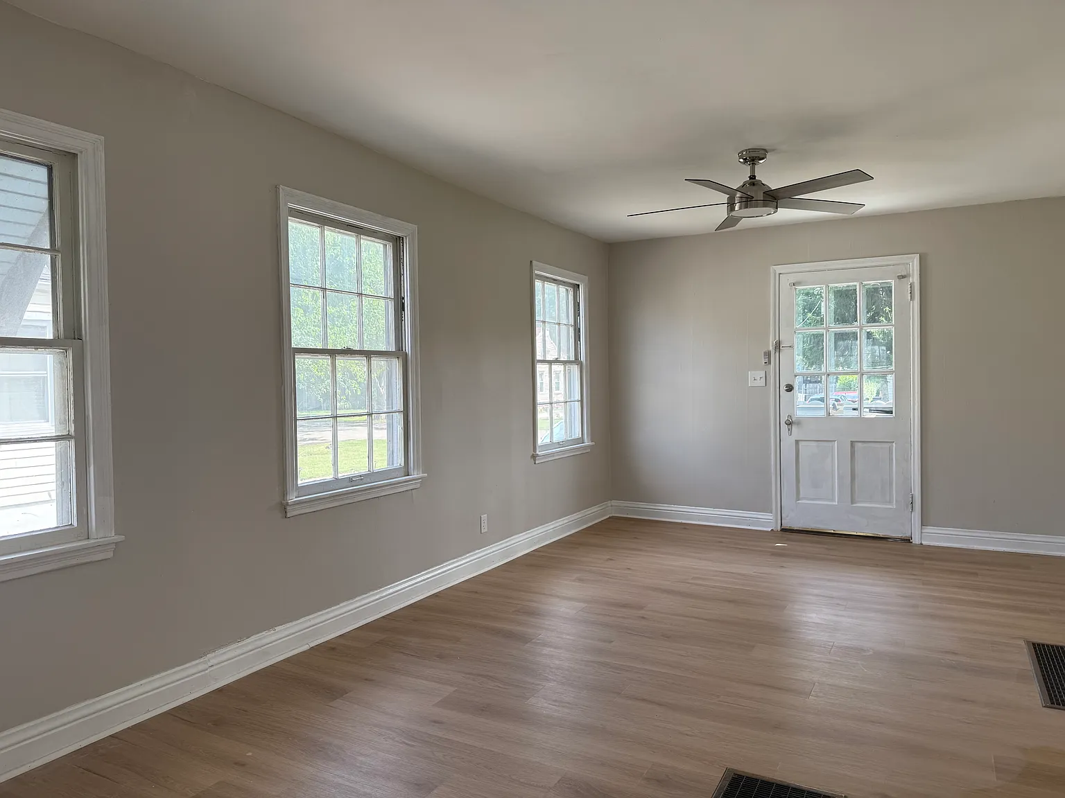 2 bed, 750 sqft, $1,700 — Photo 3