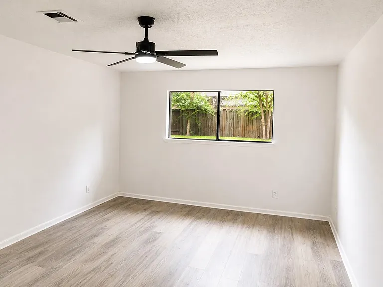 10710 Sandy Shoals Dr — Photo 16