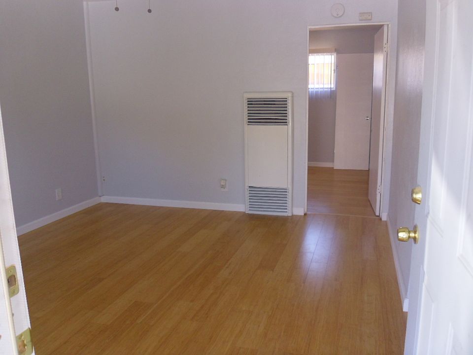 Building Photo 3