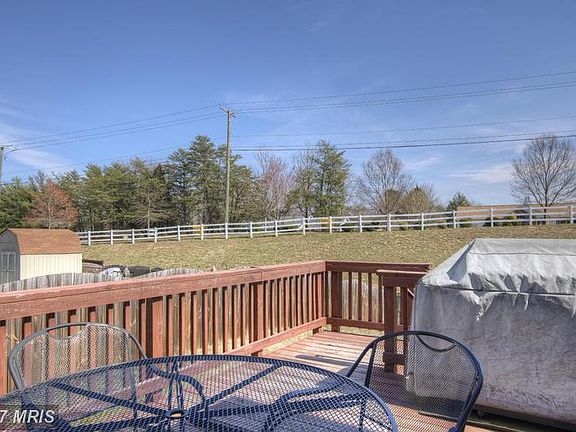 5th image of 60 Sanctuary Ln