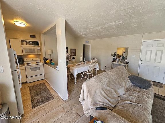 5th image of 4332 N 27th St APT 3