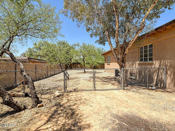 2nd image of 1011 E Halcyon Rd