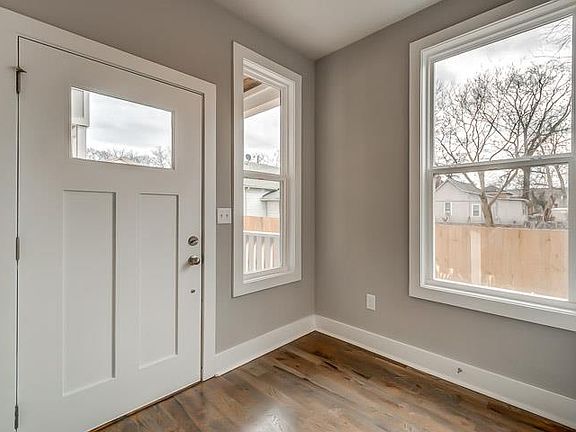 3rd image of 1929 14th Ave N #B