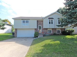 4646 Wisteria Ct, Decatur, IL 62526