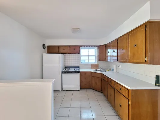 Rented by Bouklis Group | media 4