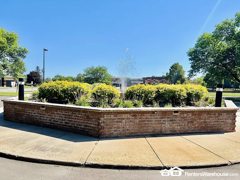 7330 York Ave S #101 — Photo 5