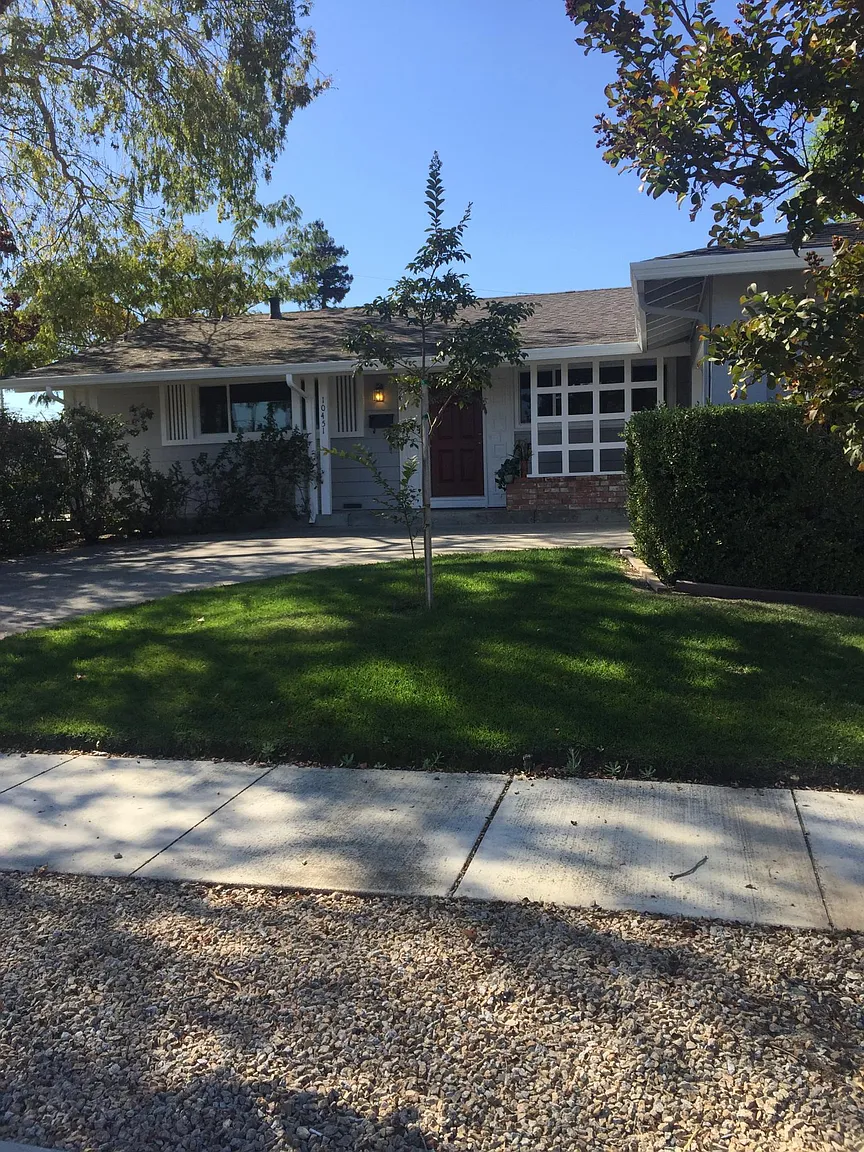 10451 Lindsay Ave photo 1