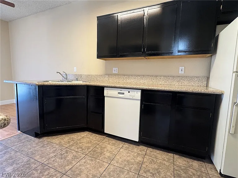514 Brightwater St — Photo 12