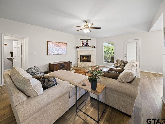 5th image of 19049 Gainesway Dr