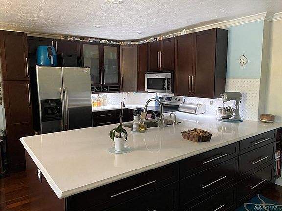 5th image of 1504 Commons Dr