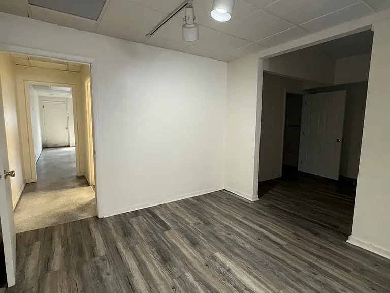 1707 Jefferson St — Photo 15