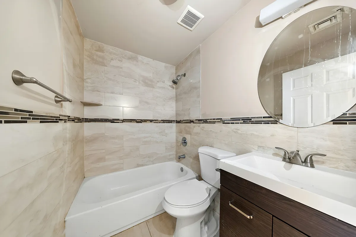 Building Photo - 743 S 12th St #1