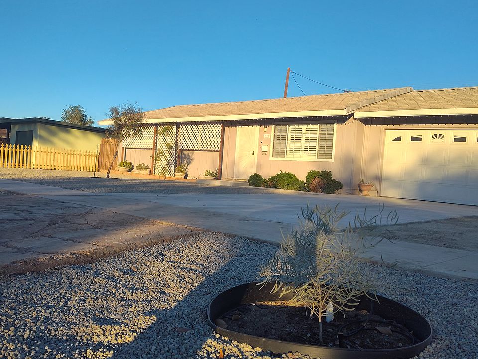 Front yard view