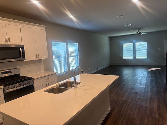 5th image of 2403 Rocky Mountain Dr