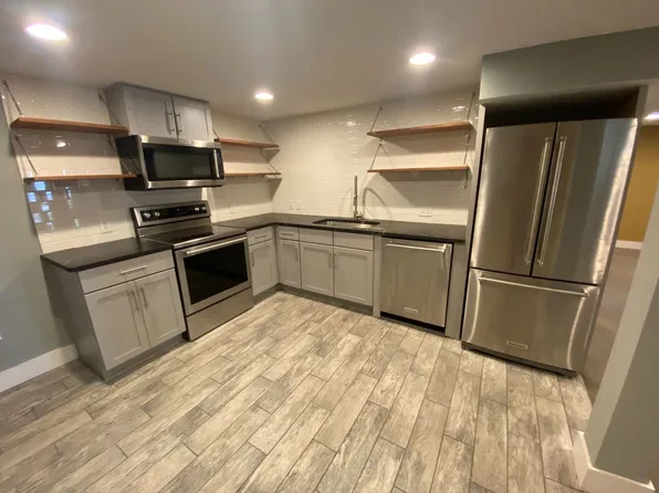 615 Continental Dr, Nashville, TN 37209