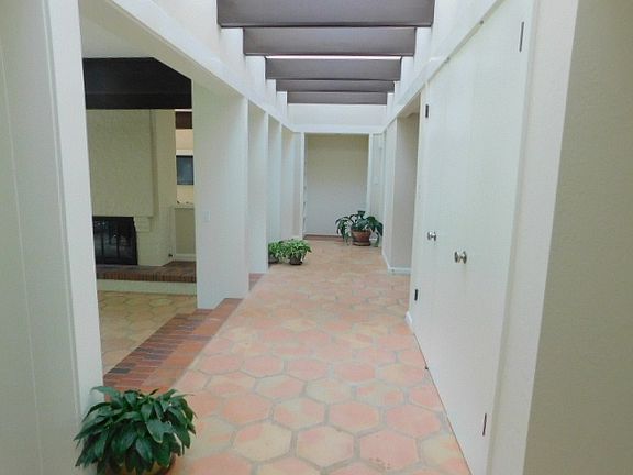 3rd image of 32 Yellow Brick Dr