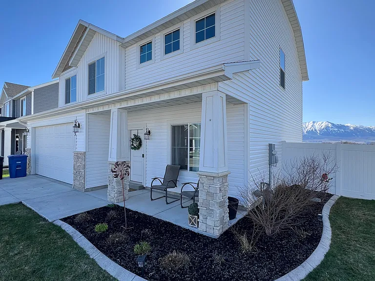 1863 S 1425 W — Photo 2