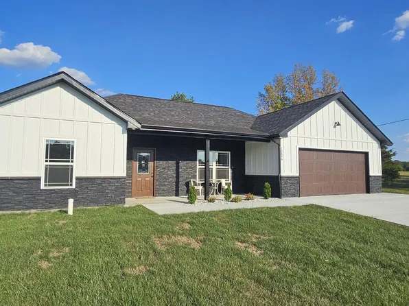 10896 Country Aire Meadows Ct, Holts Summit, MO 65043