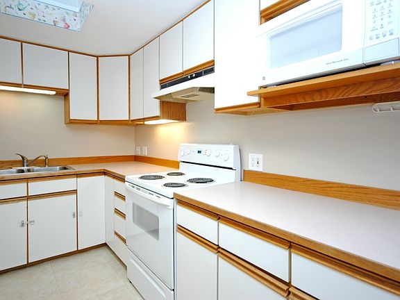 4th image of 18024 1st Ave NE