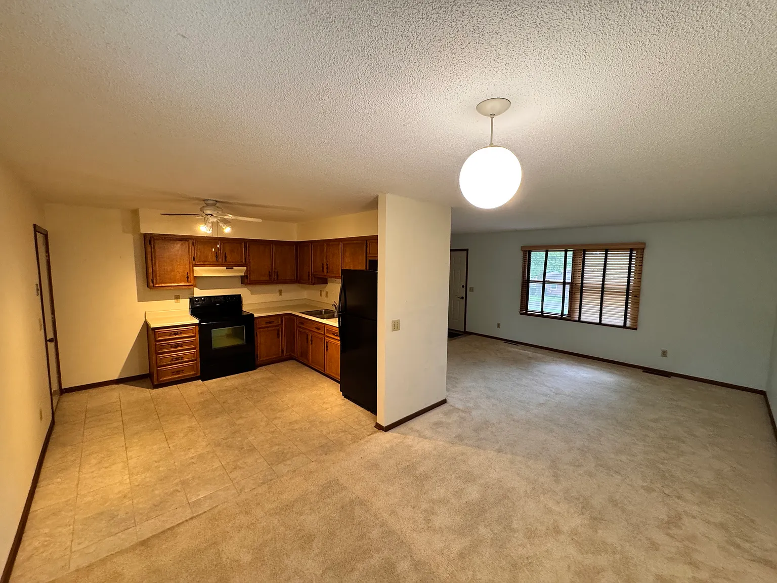 3 bed, 1136 sqft, $1,675 — Photo 4