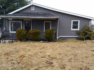 348 Gatewood Ave, Oak Hill, WV 25901