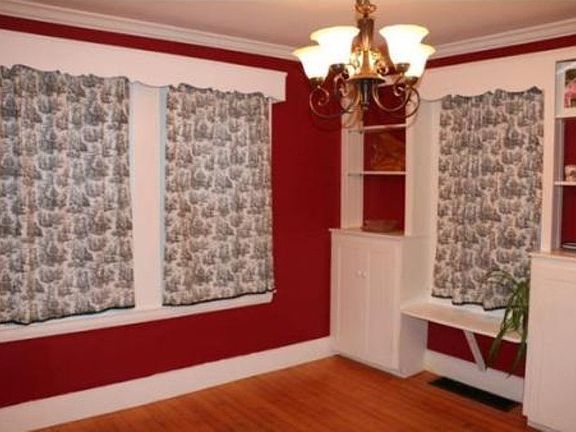 Dining room (now slate blue)