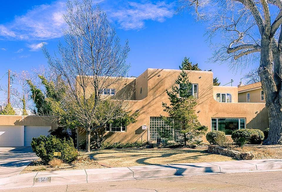 1st image of 908 Sierra Dr SE