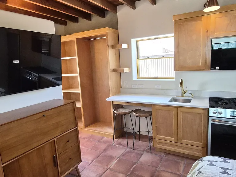 full chef's kitchen