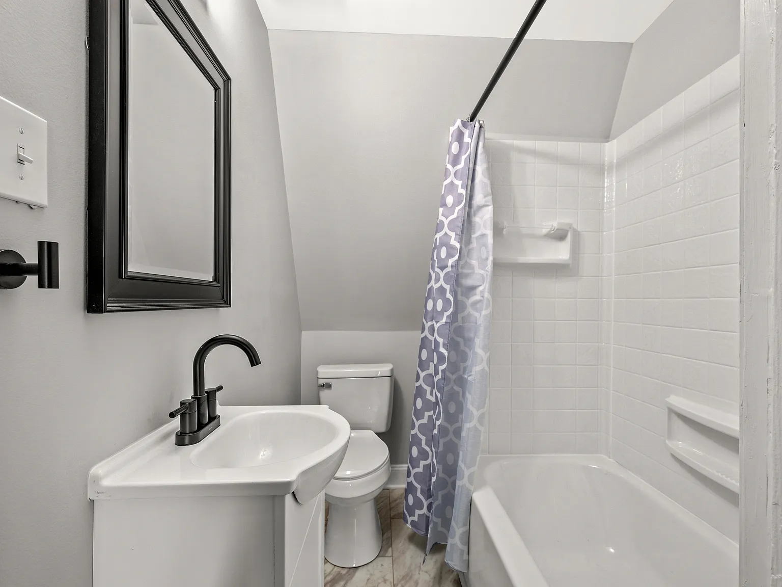 1 bed, 700 sqft, $1,100 — Photo 3