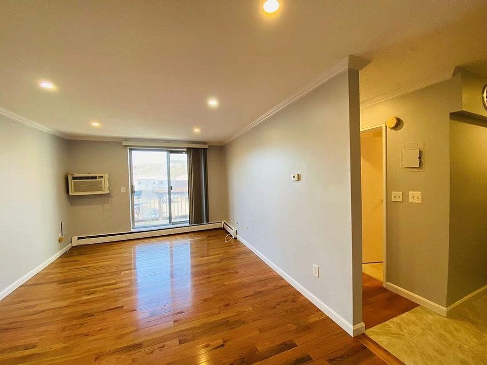 1st image of 144 Kenrick St APT 34