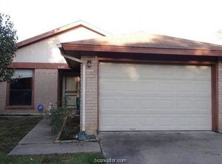 1107 Weatherly Dr, Bryan, TX 77803