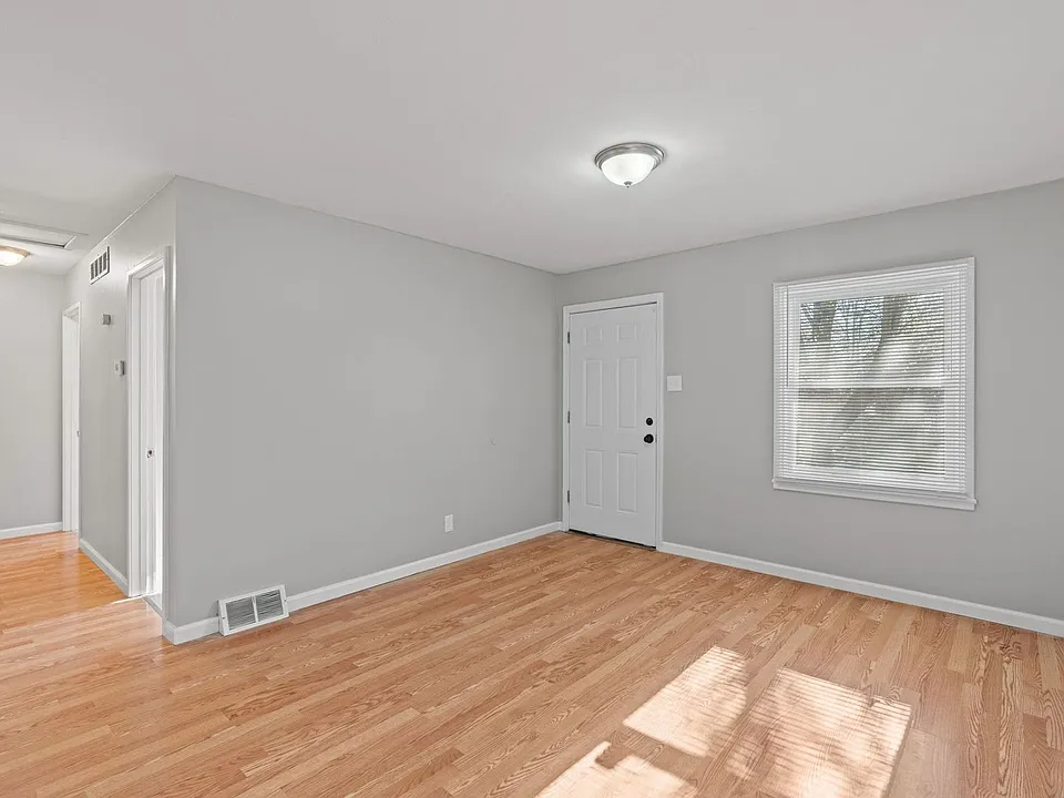 317 Cameron Rd