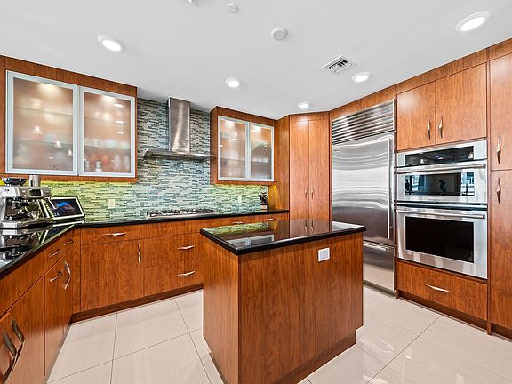 5th image of 3415 N Ocean Drive #505